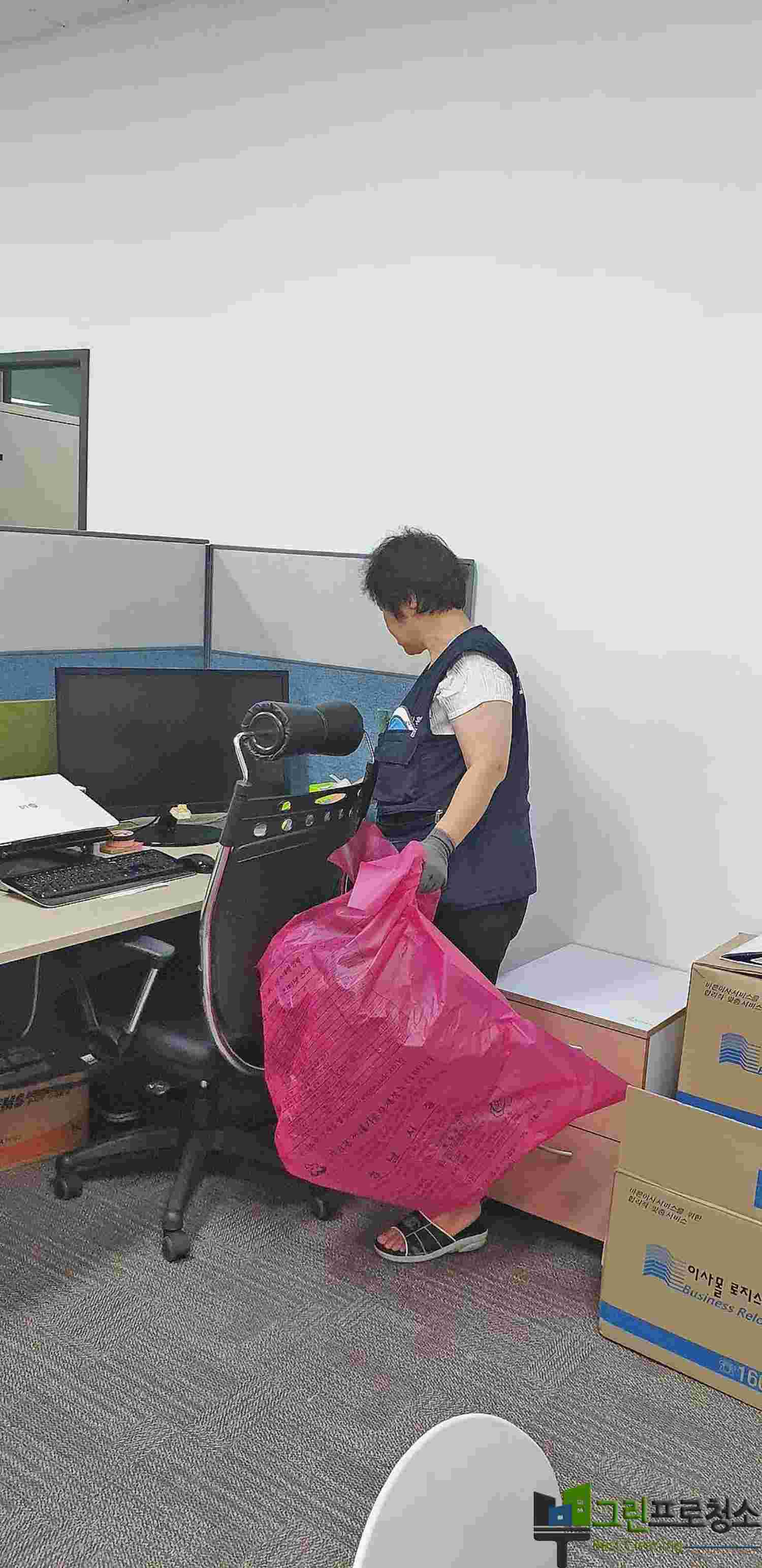 광교 사무실 복도 정기청소 이미지4